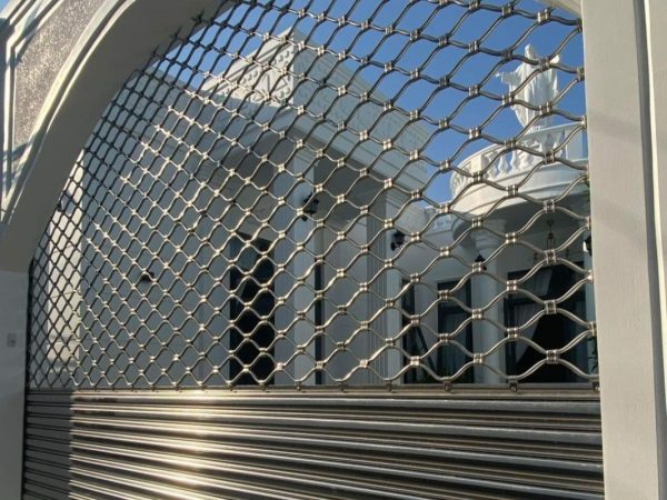 Cửa cuốn mắc võng inox mẫu 01