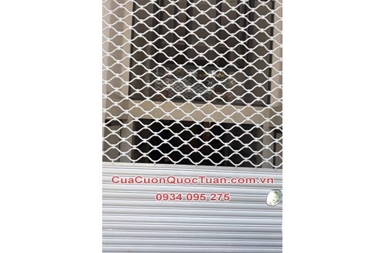 Cửa cuốn mắc võng sắt sơn tĩnh điện